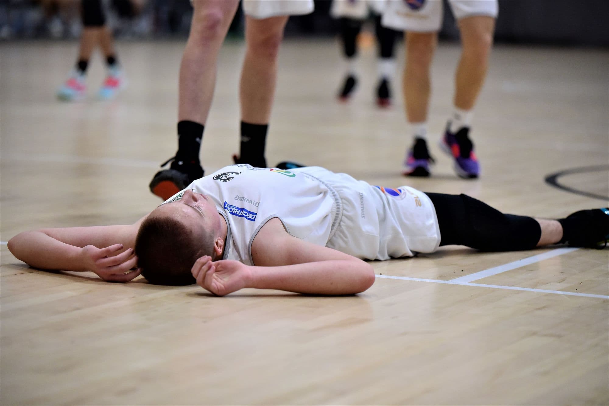 Świetny mecz Juniorów U17. Lider pokonany. Komplet wyników z weekendu — zdjęcie 2